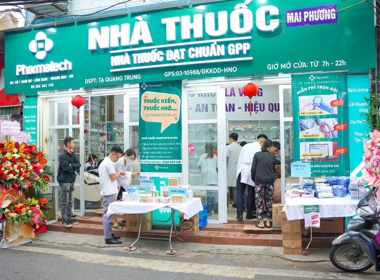 QUEEN CROWN MAI PHƯƠNG