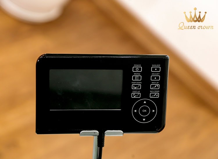 Queen Crown QC A5 Sport trang bị bảng điều khiển tiện lợi