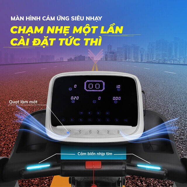 Máy chạy bộ Queen Crown QS 800 trang bị bảng điều khiển cảm ứng siêu nhạy