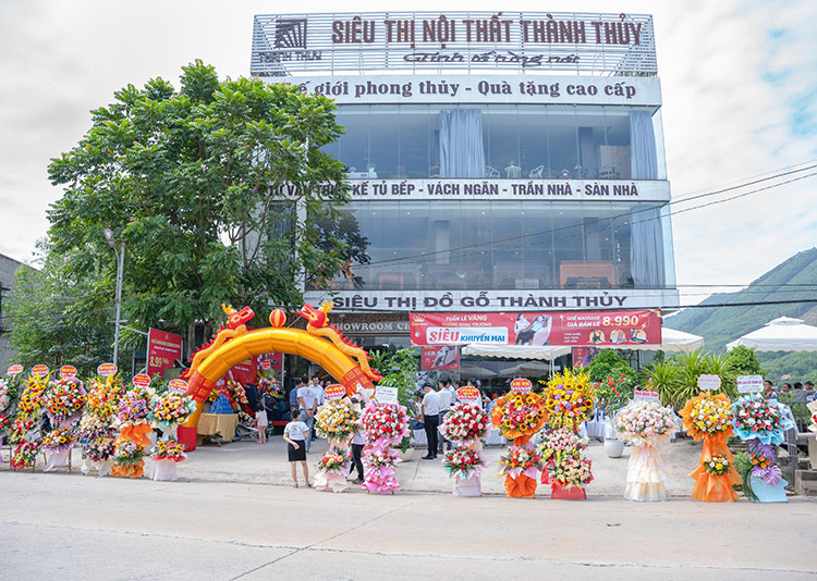 QUEEN CROWN THÀNH THỦY