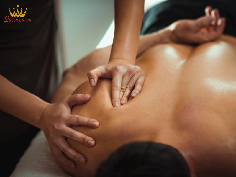 Các kỹ thuật massage lưng vai gáy hiệu quả tại nhà