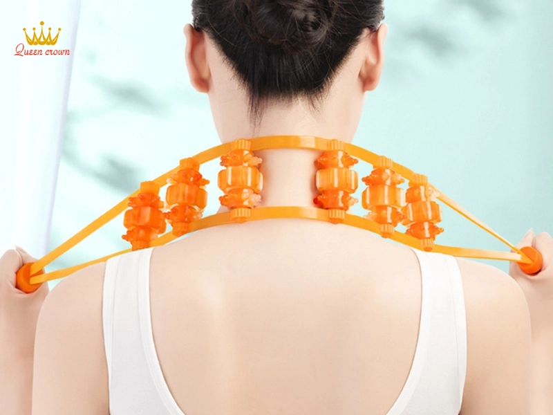 Con Lăn Massage Cổ Vai Gáy: Giải Pháp "Vàng" Cho Dân Văn Phòng & Người Đau Mỏi